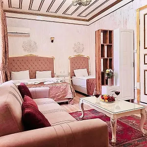 Alhambra Apart Otel