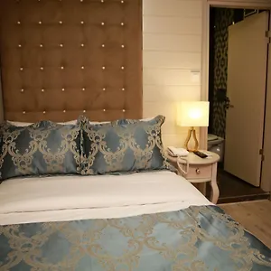 Pelican House Otel